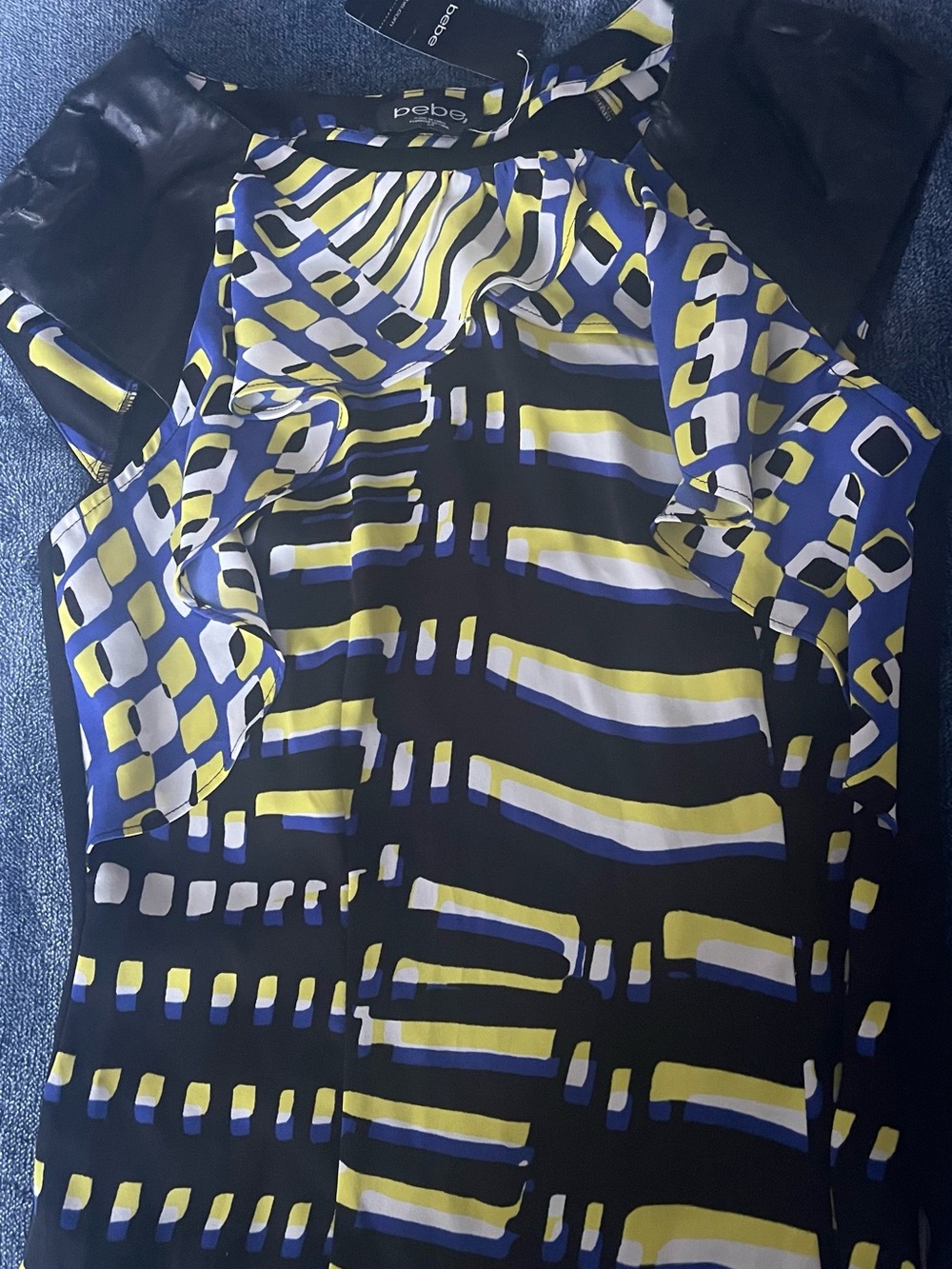 bebe Black, Blue & Yellow Geometric Ruffle-Trim Blouse